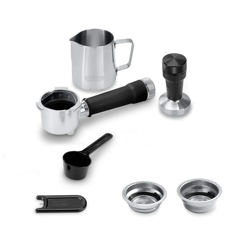 Cafetera Dedica Duo espresso machine with My LatteArt steam wand and digital display