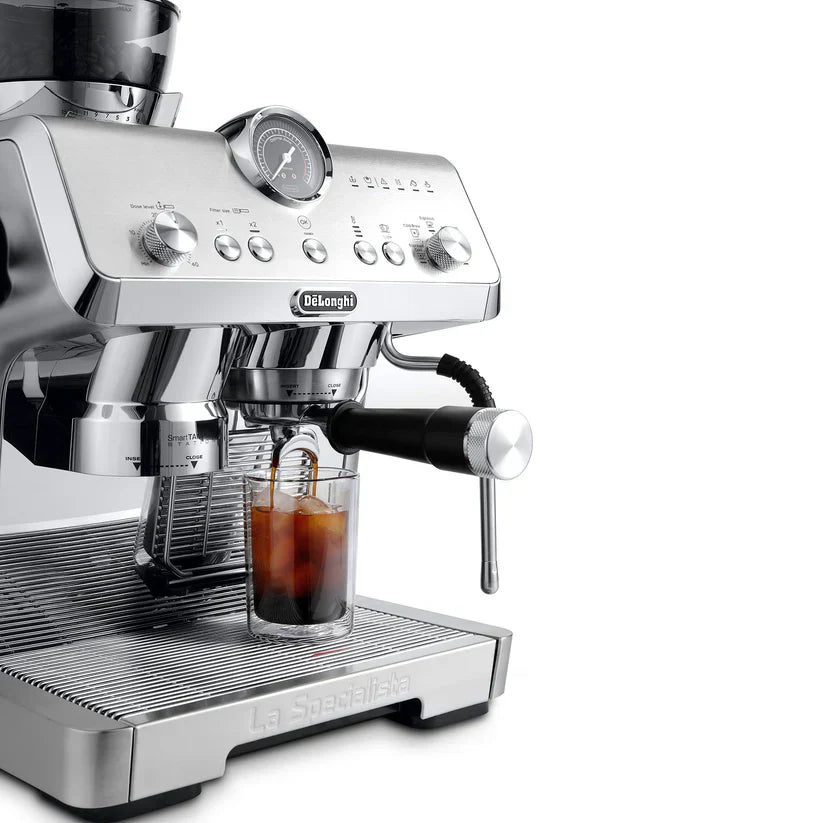 De’Longhi La Specialista Opera espresso machine with integrated grinder and stainless steel design