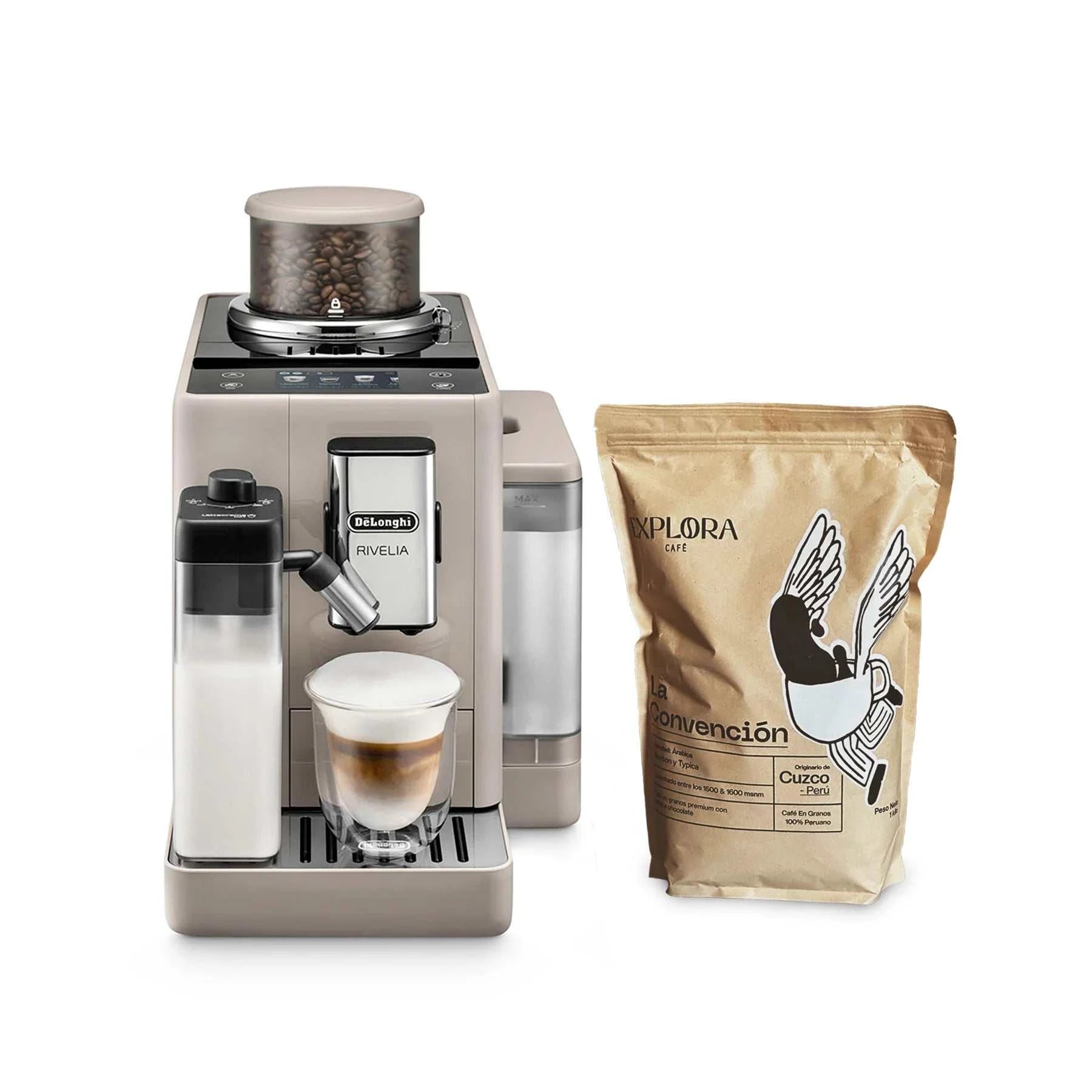 Cafetera Delonghi Rivelia superautomática beige con sistema Bean Switch y latte, junto a 1kg de café Explora Convención.